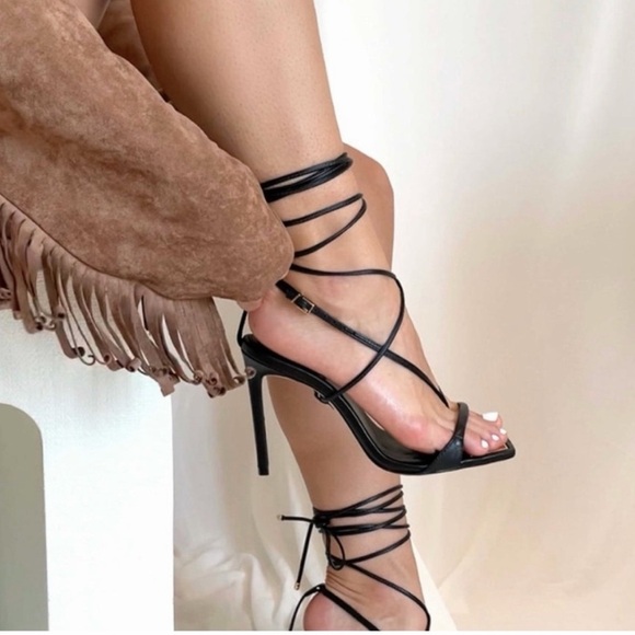 Schutz Vikky Wrap sandal - Size 8 - black - Picture 2 of 9